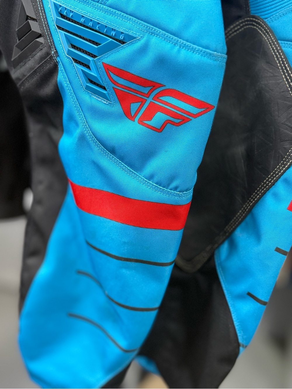 Men’s Blue and Black FLY KINETIC MX Pants Mens sz. 28w - Picture 3 of 9